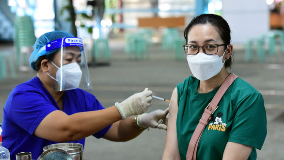 TP Hồ Chí Minh: Nhiều người suy giảm miễn dịch đang dùng ARV đã đến tiêm vắc xin mũi 3 